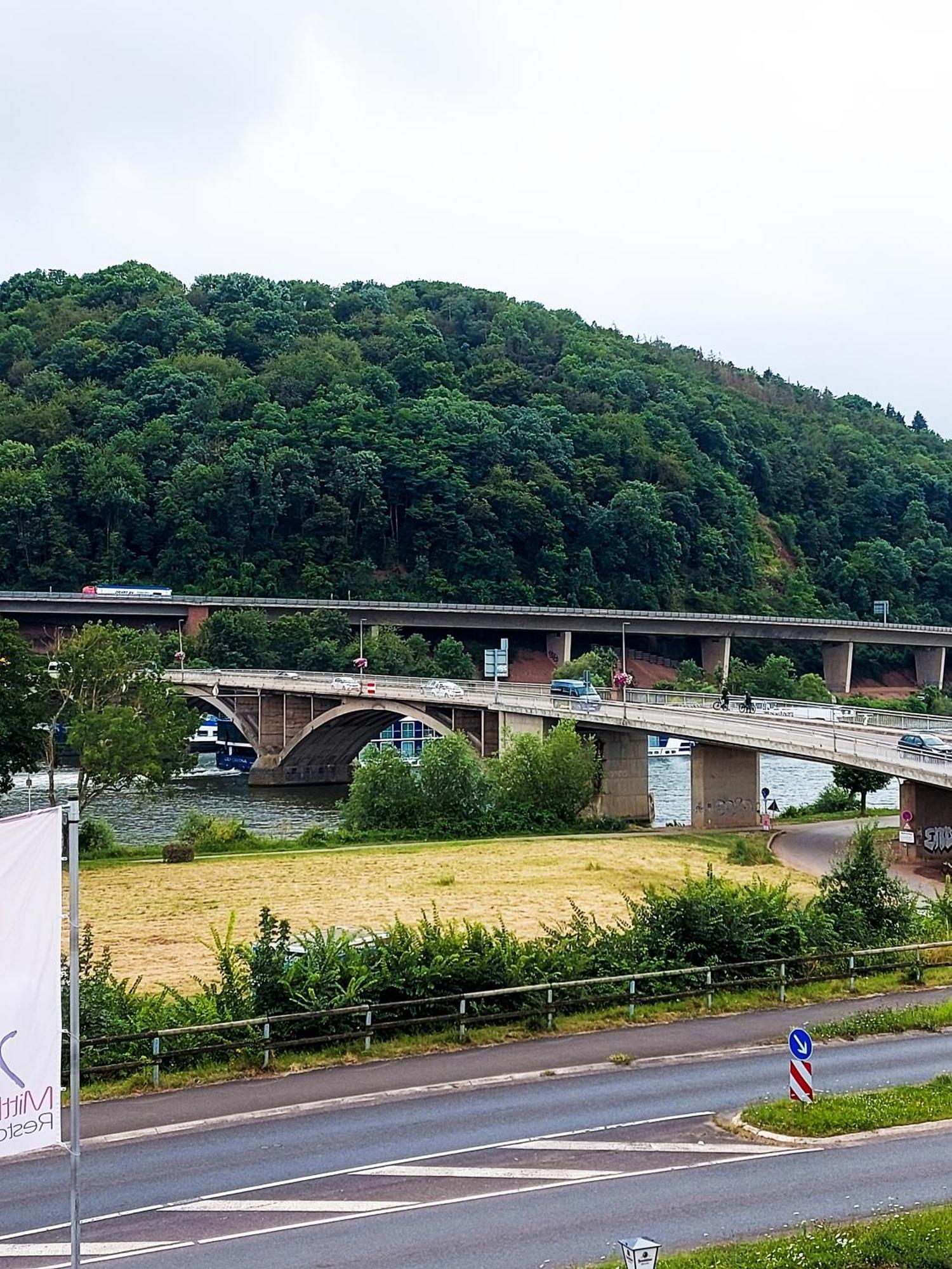Hotel Zur Moselbruecke シュヴァイヒ エクステリア 写真