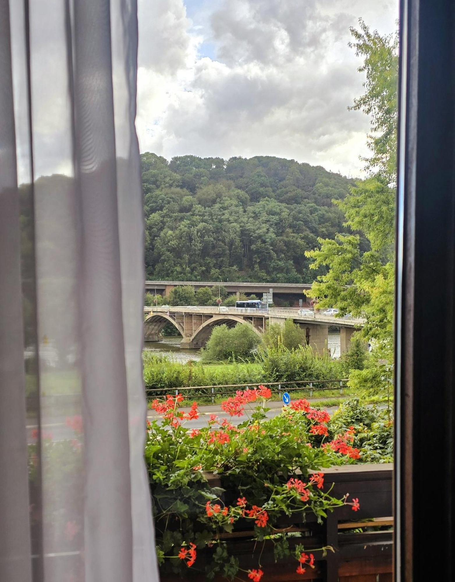Hotel Zur Moselbruecke シュヴァイヒ エクステリア 写真